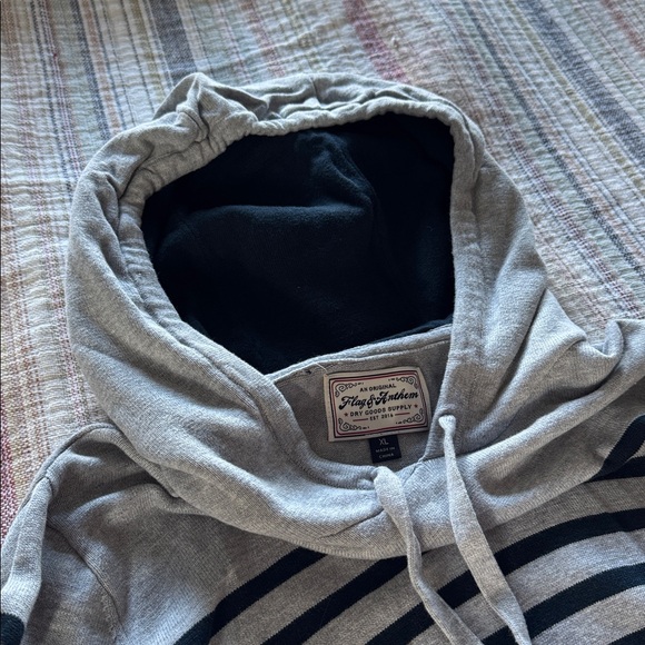 Men’s Flag & Anthem Pullover - Picture 4 of 5